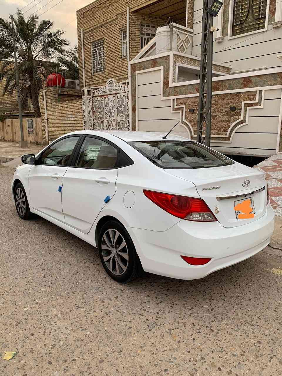 السلام عليكم
اكسنت ٢٠١٥ كفاله من الفتح والتبديل حتى الدعميات مكفوله بدون صبغ وبدون شخوط اخوان السياره جديده  من كير محرك حداديه شرط برغي مامفتوح بيها والسياره فول مواصفات والسونار مرفق وي الصور الشراي يتصل ويشلع عيوني مكاني بالعماره ***********
