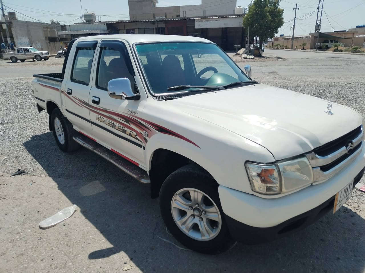 دێر مودێل 2010 رقم جنوب بەشەرتی ئەوەلیات  غەرامەی مرور بەشەرت لێدراوی نیە جێ جێ بۆیاغی هەیە  سەقف و حیزام بەشەرت سعری 40 وەرەقەو مجال *********** گۆڕینەوەش دەکەم
