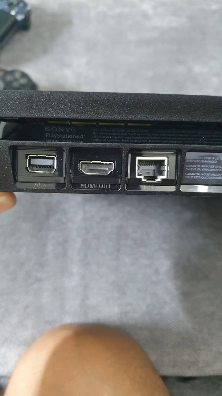 انظف PS4 بالعراق
سلم
امريكي 
١ تيرا 
كيبلات اصلية
مستخدم قليل جدا 
امريكي الجهاز امريكي
السعر ٣٥٠ الف قفل
بغداد حي الجامعة ***********
