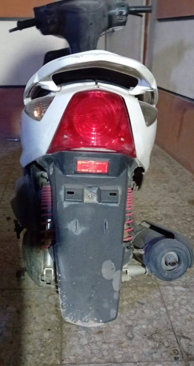 سلام عليكم للبيع الصور قبل شهر
هسة ماغاسلهة بيه تراب 
جفتتهة وكامت تشتغل نص ساعة امشي بيه وتحمة وتطفة بيه صوت هم ابيع هالموجود 400 رايدهة بيه مجال للشراي 
بغداد العبيدي 
***********
