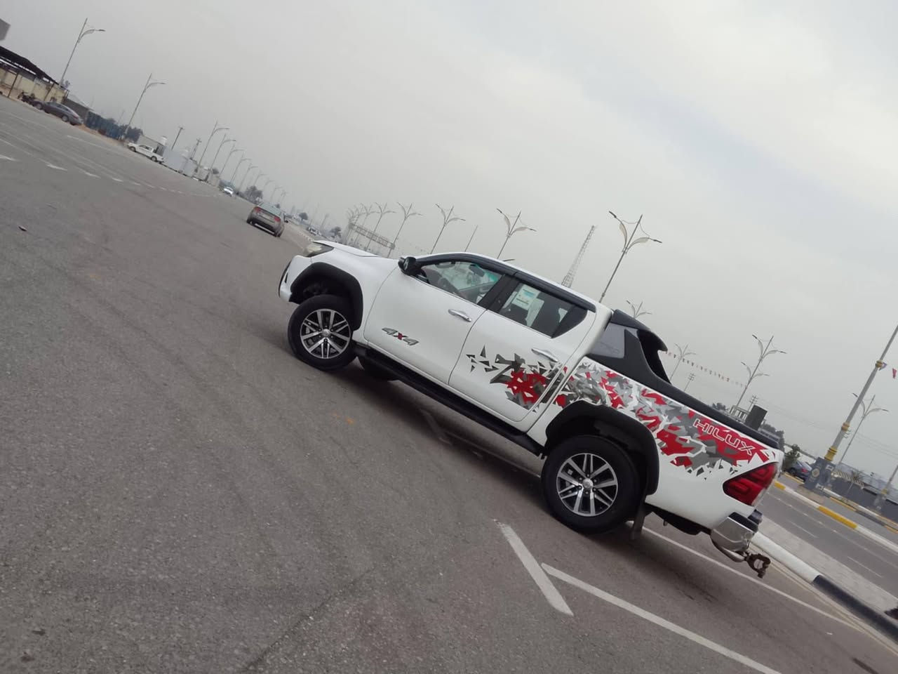 للبيع بيكم 2018فور ويل كاز فول مواصفات 3بصمات 8ايراك تبريد تدفئه بلكشن سياره جاهزه من كلشي بيه صبغ بس مكفوله كلبه وكصه وتجيه اي صبغ بدواخل ماكورقم وسنويه جددوكاله بسمي تريد تحويل تريد وكاله السعر 185مكاني كربلاء ***********
