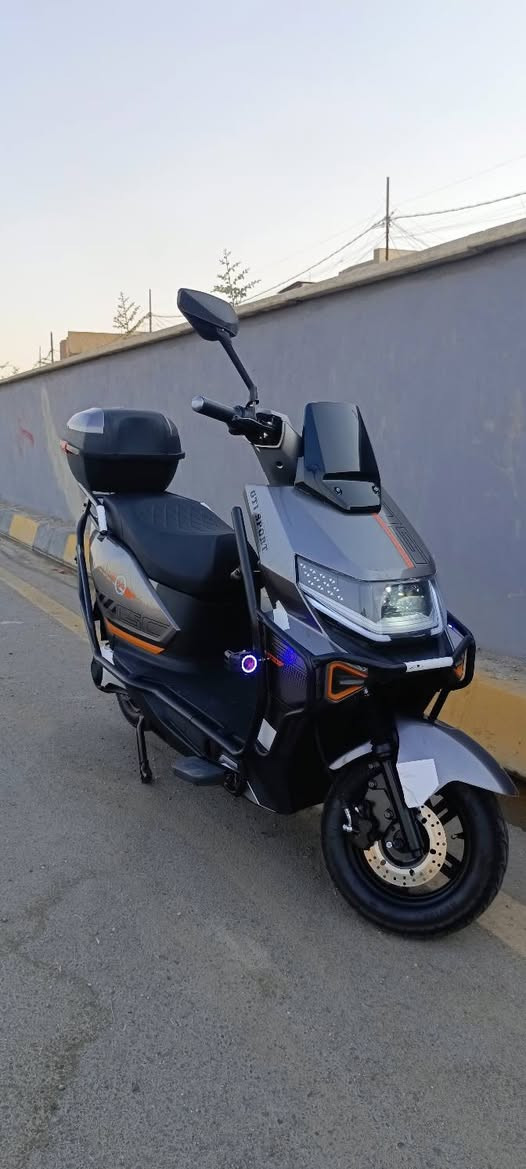 دراجه شحن للبيع 

نضافه ١٠٠%✅
المواصفات 
بطاريات 6مسطره 
ملف 3000
3 نمر 
لايتات عالي /ناصي 
اشاره يمين /يسار 
دبل اشاره 
سرعه حقيقة 80
الدراجه مستخدمه شهر 1فقط 

دبل سويج +بصمه +كرت تشغيل (NFC)
السعر مليون وبي مجال 
للاستفسار ***********
