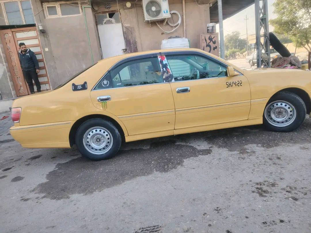 السلام عليكم ملكه للبيع رقم صدامي كصت جنطه مكينه2500 كير حداديه تخم تاير جدد راعيها بنجف  40وبيها مجال رقم الهاتف ***********
