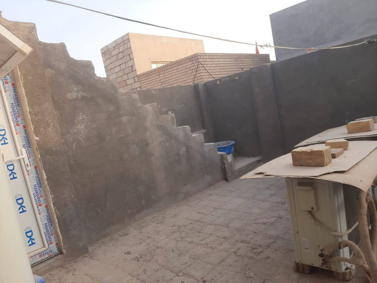 السلام عليكم بيت للبيع بناء حديث 2025 الموقع حي العسكري قرب سنتر الخالدي بلمثلث المساحة 200 متر رقم صاحب للبيت *********** مكلف بالنشر
