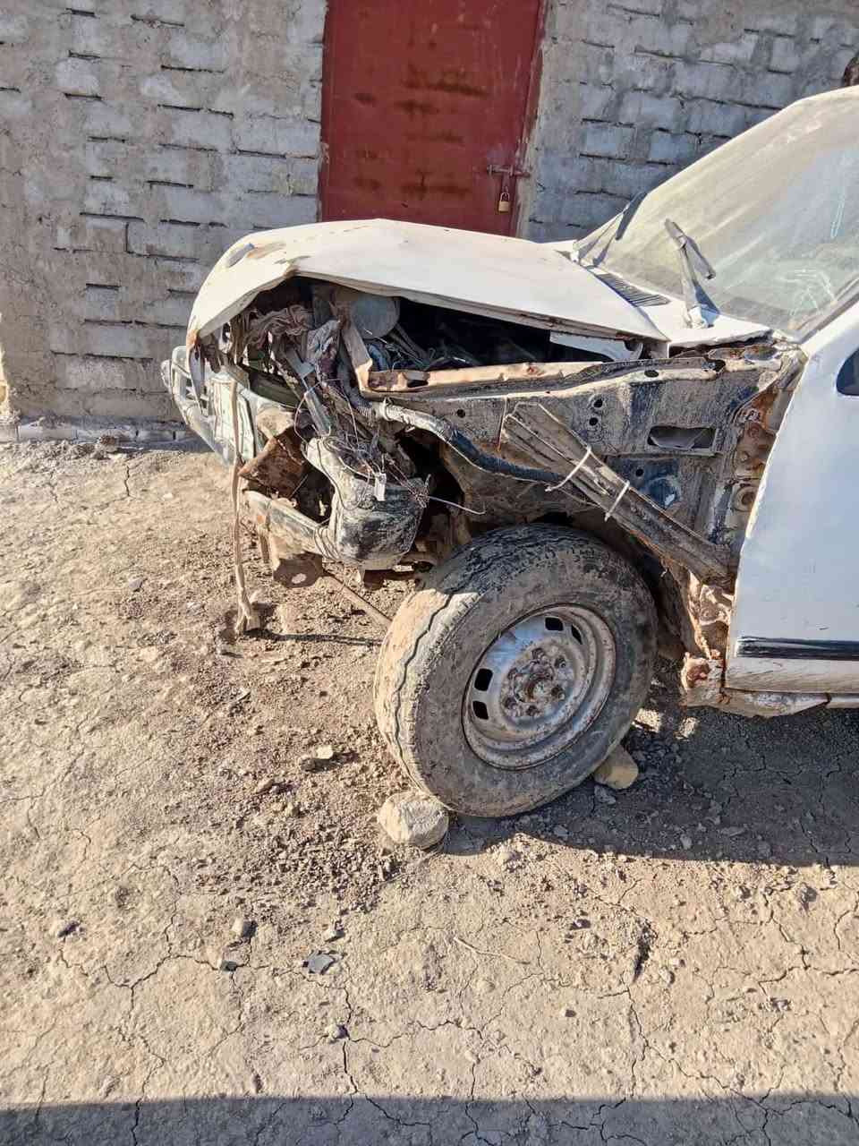 يالله نيسان 1997 البيع عل وضعه سياره مكينه بيه وكير شرط تخم تواير جديد حداديه نضيف رقم بابل  سنوي جديد مكانه سماوه سعره 13 بيه مجال بسيط ***********
