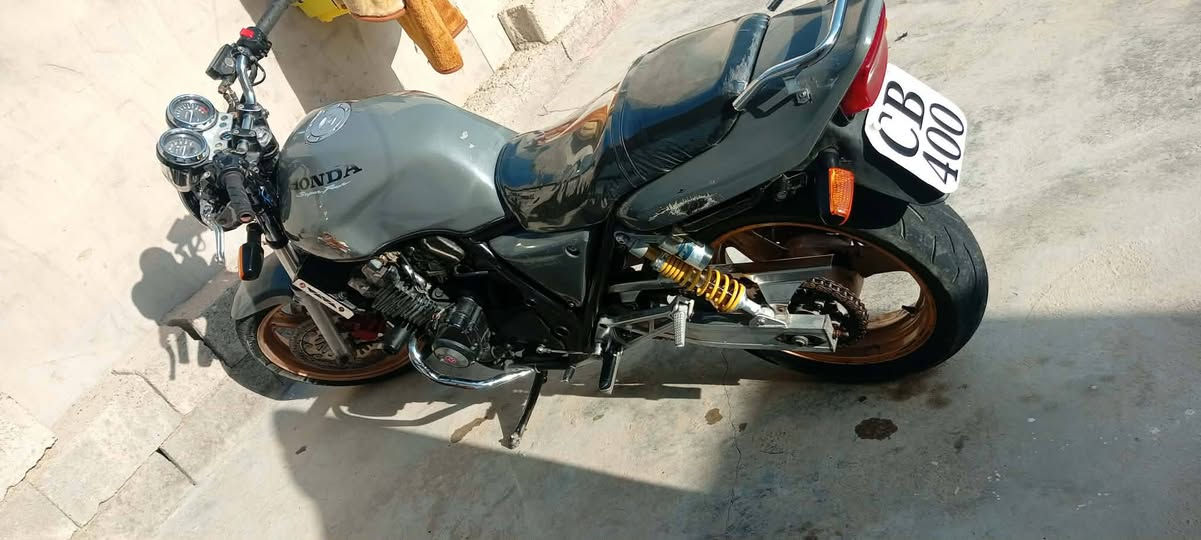 دراجه للبيع سيبي 400دراجه ما شاء الله فول نشاط محرك بل شرط سعر ١٢وبيه مجال مكان دراجه كركوك
‏‪***********‬‏
