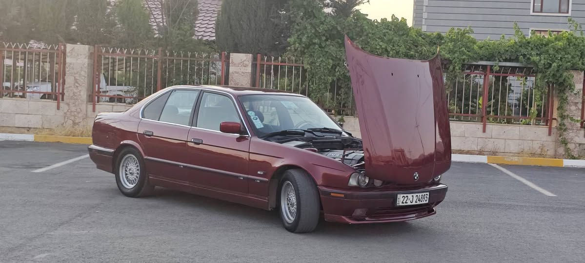 سلام عليكم 
BMW525i🚀

کیر اوتو💯
فتحه سقف🪽
تبريد🥶
صبغ عام جماليه🟥
عليه غرفه حلوه و مرتبه💫
كل شي بيه جديد قطعه قديمه متلكه⚡
تایرات نضيفه .🛞
بجم عريض🏎️
سیاره حلوه و مرتبه ما بيه اي نقص شراي خابرني بيك خير و تدلل📞
***********💬
