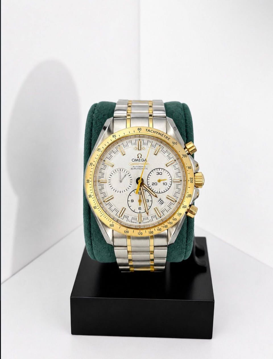 ✨⌚ عرض خاص على الساعات الفخمة ⌚✨
🔥 ساعات رجالية أنيقة بتصاميم راقية ومميزة
💎 جودة ممتازة وشكل يخطف الأنظار
🎁 مناسبة للاستخدام اليومي أو كهدية مميزة
💰 السعر: 25,000 دينار فقط
📩 للحجز والاستفسار راسلونا على الخاص
🚚 التوصيل متوفر 
⏳ الكمية محدودة.


**إذا كنت صاحب هذا الإعلان وتريد حذفه لأي سبب، رجاءا أرسل رسالة إلى الدعم الفني**