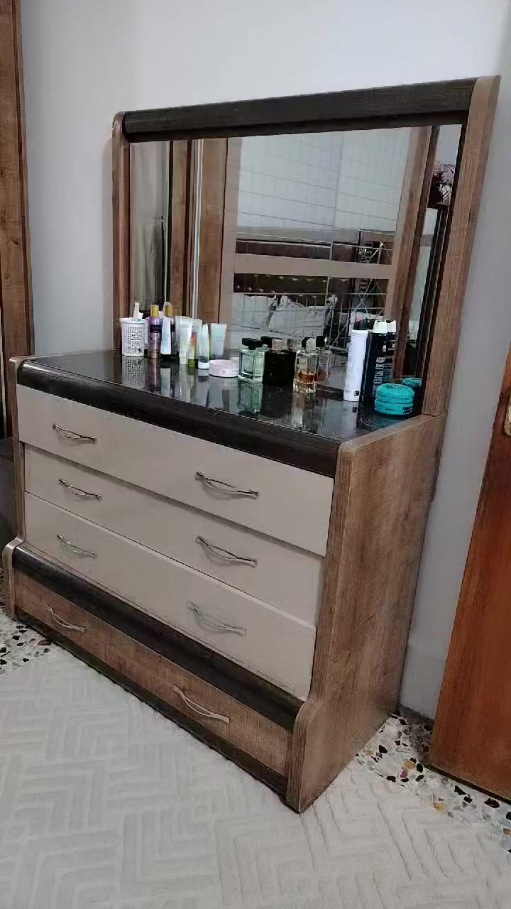 المكان الدوره حي دجلة وتخم 400 وبي مجال  غرفه تركيه ثمان قطع 500وبي مجال


**إذا كنت صاحب هذا الإعلان وتريد حذفه لأي سبب، رجاءا أرسل رسالة إلى الدعم الفني**