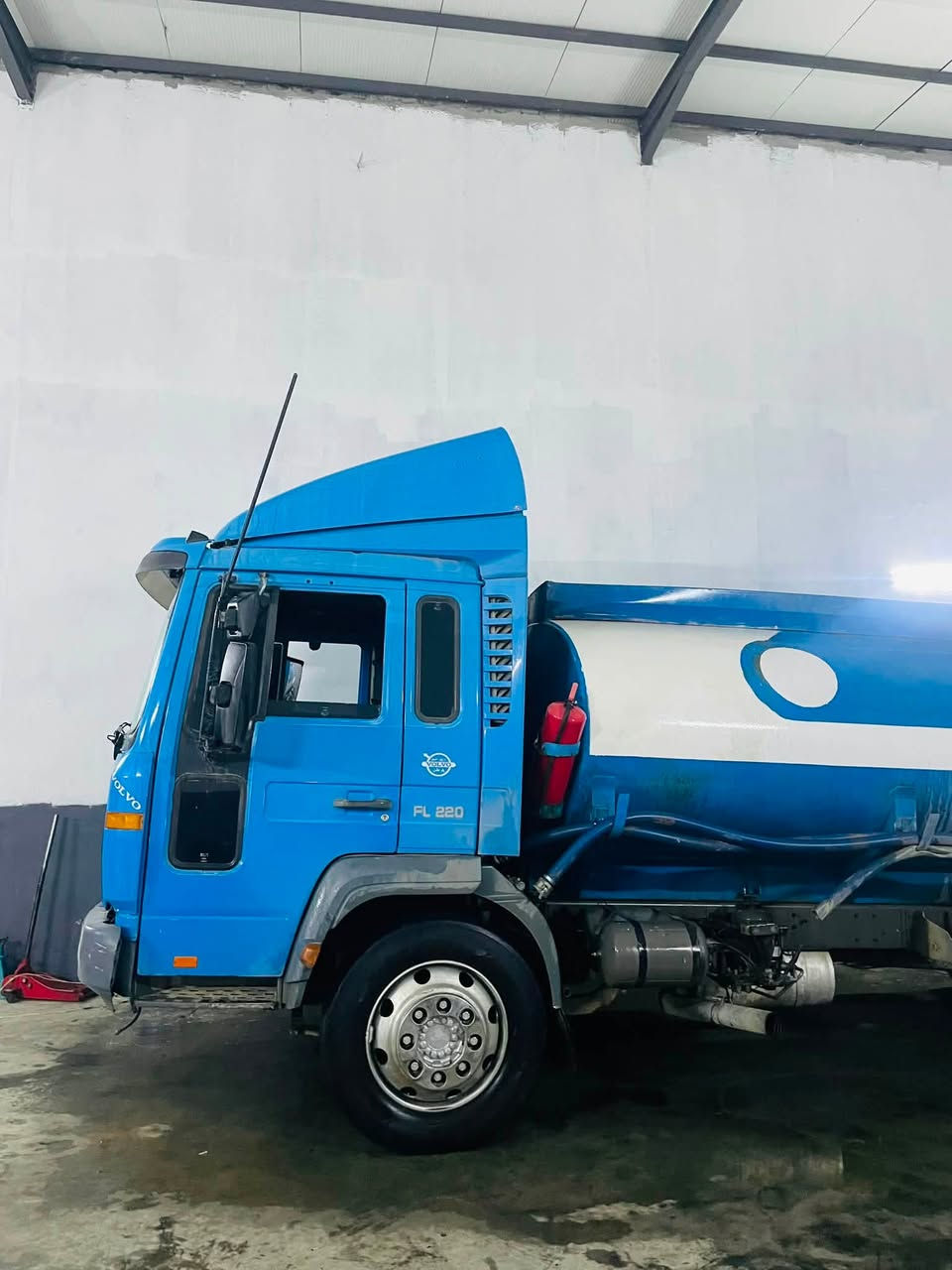 Valvo FL220 2001
ڤالڤۆ 
مۆدێل ٢٠٠١ 
بیلاد چوپ 
مەکینە مەرخوب 
تانکی ١٢٠٠٠ هەزار لتر
رەقە و سەنەوی نوێیە 
بەناوی خۆمە
بەناوکردن کارەبایەتی و مەکینە گێر بەشەرت
تەنکی بەشەرت بێ خایسی 
هەولێر ***********

