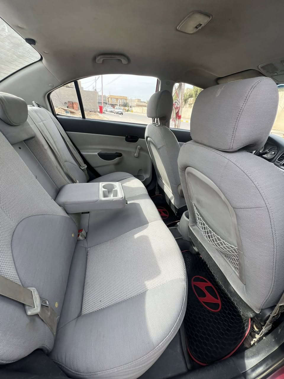 السلام عليكم 

اكسنت 2009 رقم بغداد باسمي ماشيه 123KM
محرك وكير كفاله 
تخم تاير جديد 
صدر جديد كهربائيات  كفاله منضومه تبريد وتدفئه جديده سياره كلش جديده وبلاديه وارد امريكي كلين كلها ليبل واحد بيه رشات صبغ ابيع صبغ حزام 
مكان سياره واسط الصويره سعر السياره 83$وبيها مجال حق الجيه 
للستفسار ***********
