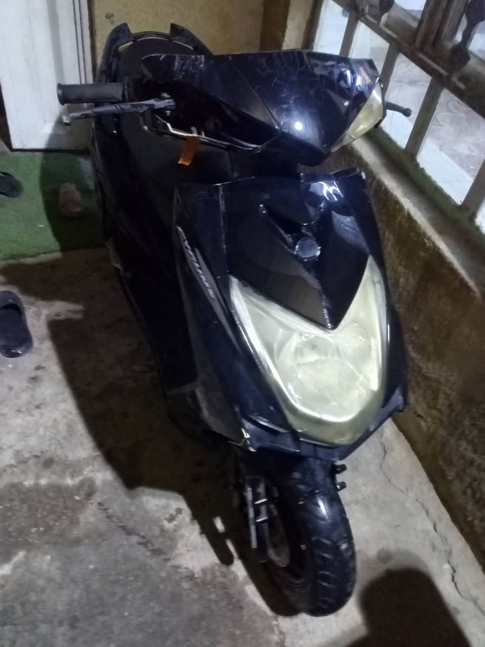 سلام عليكم دراجه لبيع متروكه صار له ٤ اشهر شغلته تخربط كابريتر رايدله تنضيف كله شغاله مكاني كربلاء الحر ابيع علئ حطته ٢٠٠ وبيه مجال  الرقم ***********
