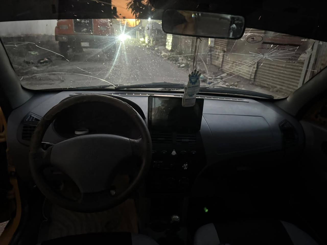 السلام عليكم للبيع طيبه ١٥ مكينه كير خير من الله بيهه صبغ بنيد أثر فابلون وصبغته رقم نكليزي باقي على ستلام سعر ٣١ بيهه مجال شهداء البياع ***********
