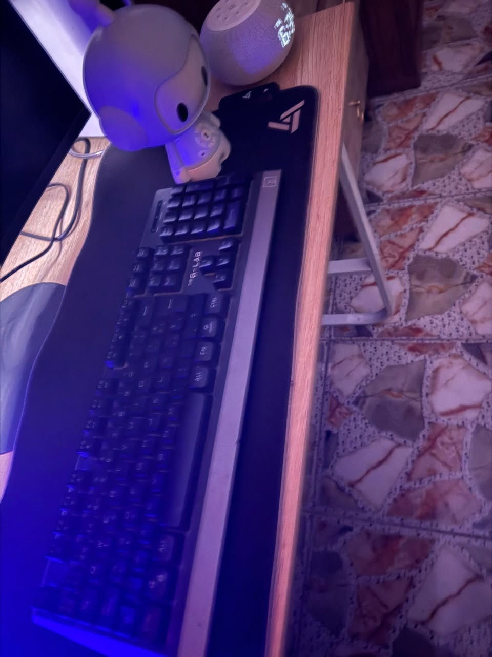 بلي فايف فات كامل ملحقاته ب 580 الاف 
الي يحب سيت اب كامل 
1- سماعه سوني 
2- روبورت يوجي 
3- روبورت عادي 
4- شاشه كيمنك قياس 24 
5- كيبورد كيمنك 
( الي ياخذ السيت اب كامل اراعي بل سعر ) 
مكاني بغداد الشعلة *********** متواجد واتس اب فقط
