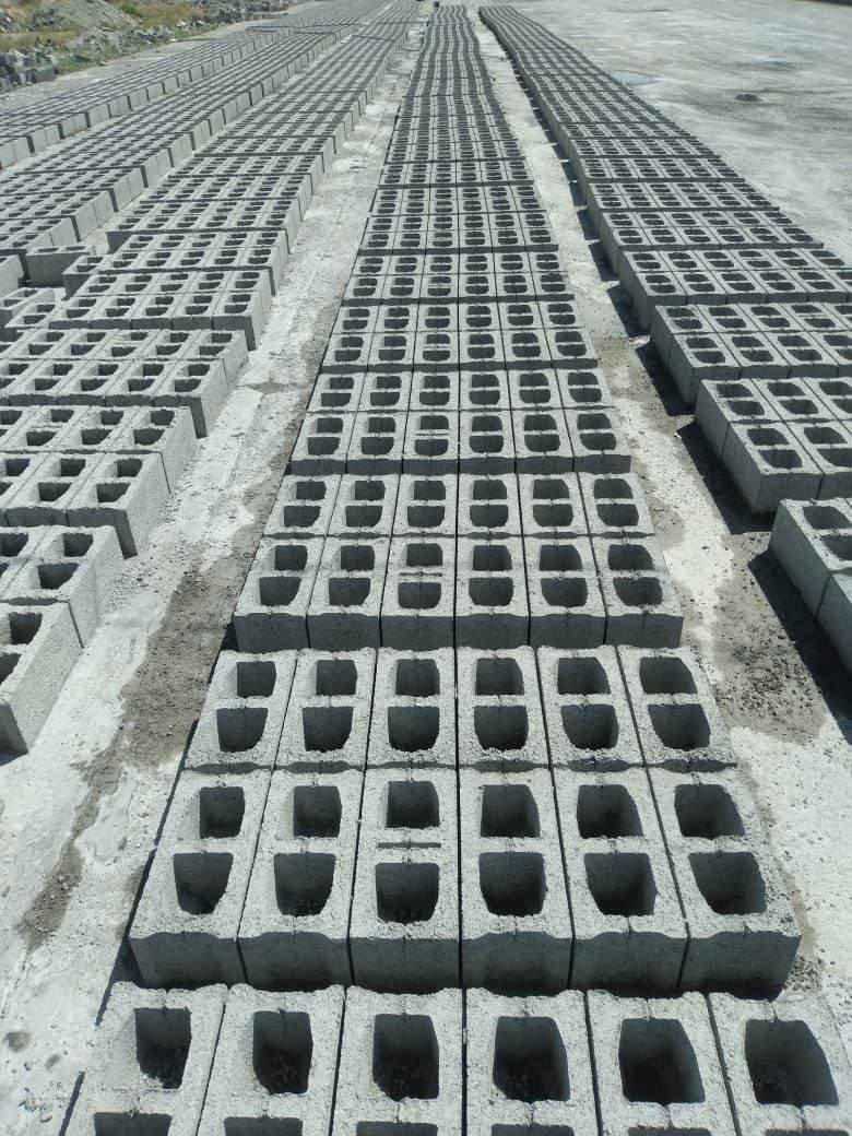 يتوفر بلوك قلاب ثقيلة درجة اولى( الاسمنت 2كيلو)  العنوان الباوية سعر 1000بلوكة 450 مطروح بالمعمل بدون توصيل  ويوجد توصيل( بالرافعة او الوري)ب اسعار مناسبة جدا  ل كافة مناطق ديالى وبغداد 
للاستفسار ***********
