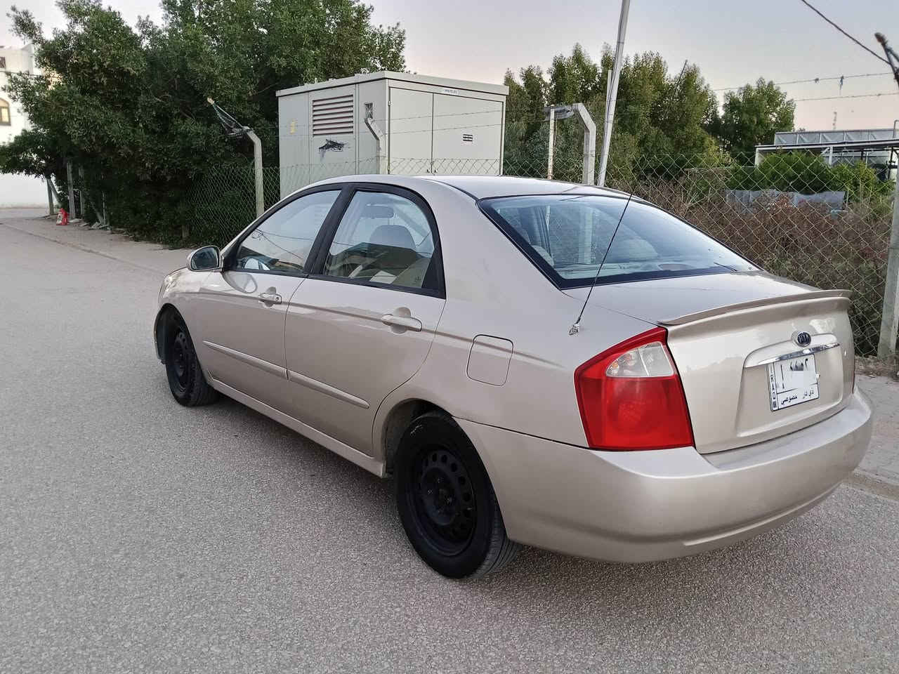 سلام عليكم للبيع سبكترة موديل 2005  كير عادي مكينة 2000جديدة كير محرك حدادية جدد تخم تاير جديدكهربايات كلهة شغالة مكفولة من الضربة رش جمالية اثر جراد سنوية ماصاقطة رقم ذيقار بسم ابن عمي السيارة جاهزة مانقصهة برغي السعر 63 وبيهة مجال رقم الموبايل ***********
