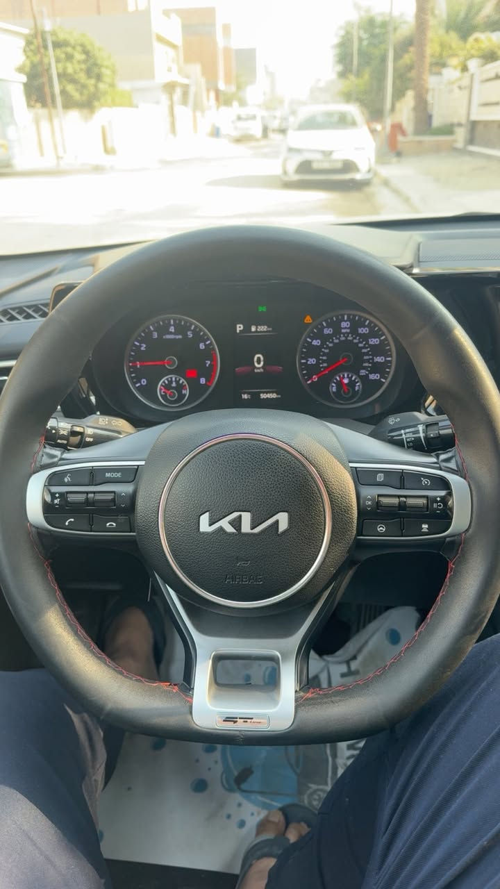 كي فايف 2023جيتي لاين ماشيه 50 الف كيلو سياره فول واحد على واحد وساره كلش حلوه مواصفاته 1600 تيربو 
***********
