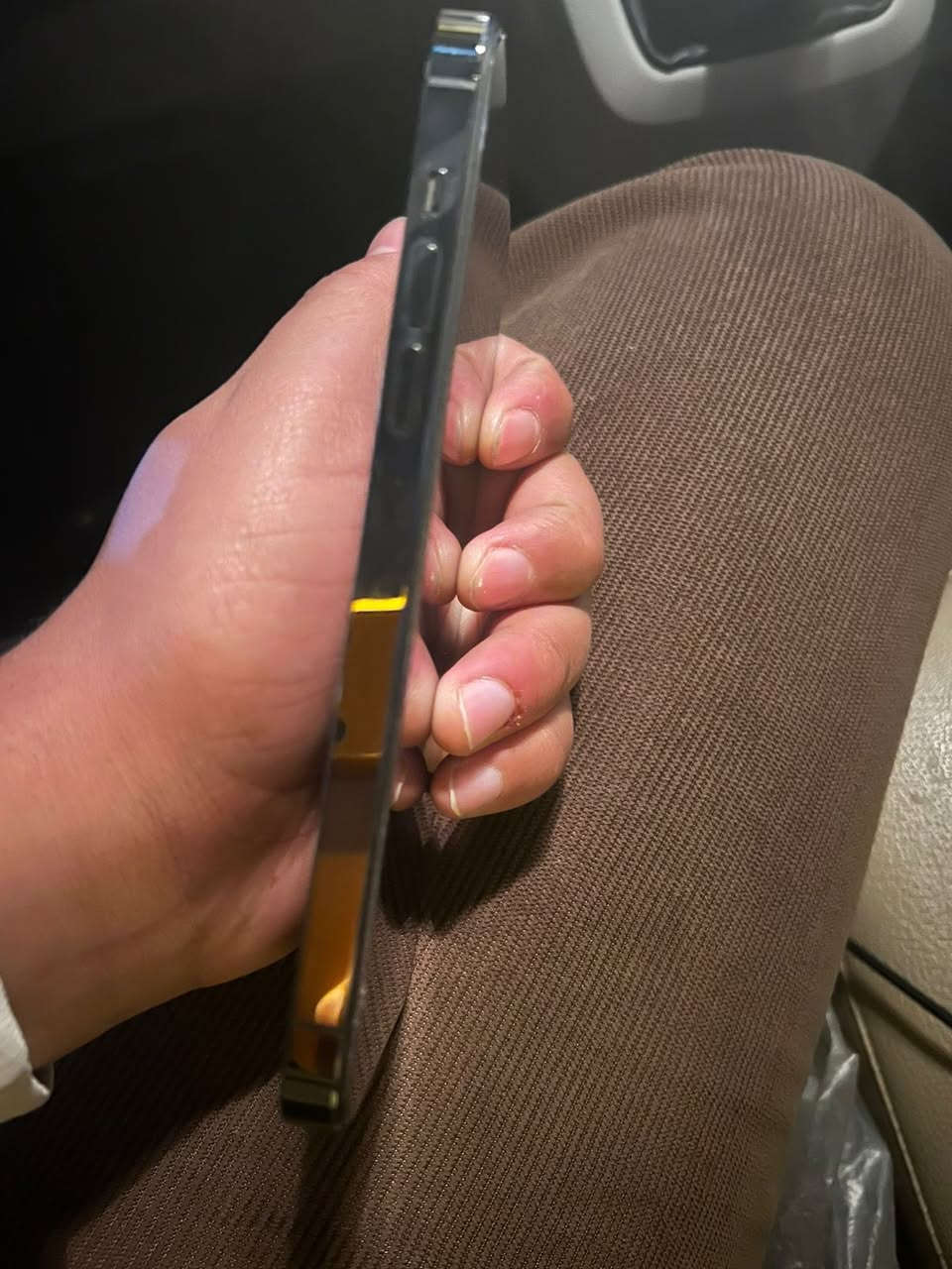 سلام عليكم ايفون 13 برو ماكس البيع الجهاز مبدل شاشه ولضهر كدامك اتصل او راسلني واني خادم مكاني بغداد 
***********
