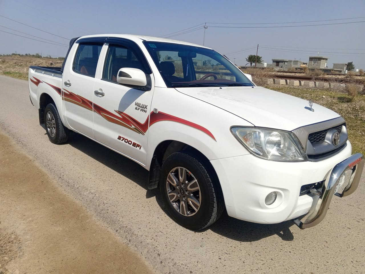 تويوتا هايلوكس 2011 كويتي رقم بغداد الجديد
كفاله  من ضربة وصبغ وتبديل  
سلفون الشركه بعدة عل قمارة والبنيد 
كير اوتماتيك 
يدات وشباك مذهبات 
تخم تاير + صدر امامي وخلفي كله جديد 
السيارة مال جناي 
السعر 190 وبيها مجال 
مكاني بغداد التاجي 
***********
