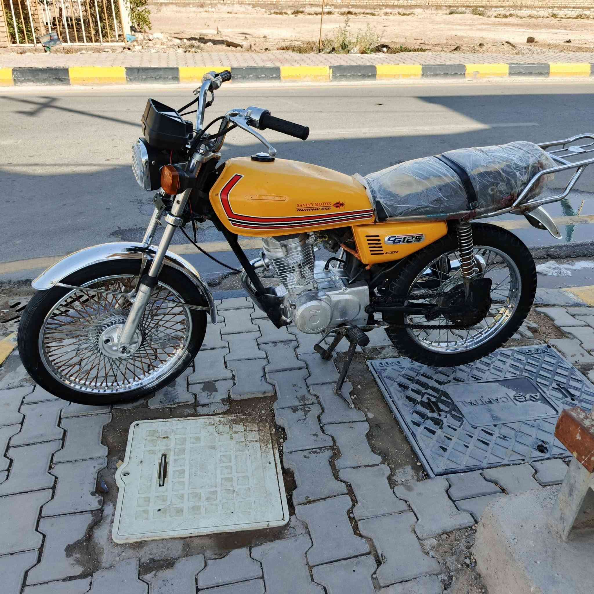 4 كير موديل ١٥ اوراق اصولي دؤاجه حلوه جانت متروكه يرادلها ترتيب بيه خشونه بالمكينه دراجه مال شغل سعرها ٣٥٠ قفل قفل قفل بدون عمله مكاني كوت داموك ابيع كوم حديد ***********
