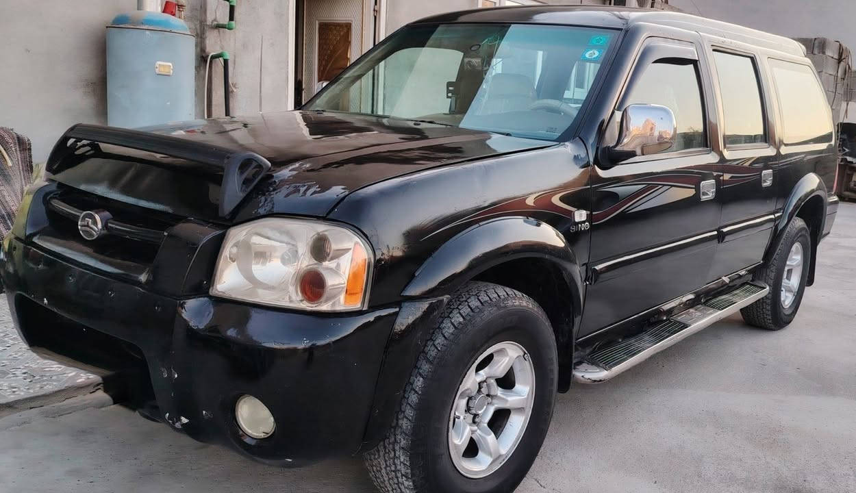 السلام عليكم 
كريت وول 2005 
لاندكروز 7 راكب
وضع شركة بدون تحويرات او تبديل 
كير محرك تويوتا بلادي
تبريد ثلج قطعتين مع السويج 
خالية من العيوب 
طخم تاير جديد جبلي 
رقم كركوك انكليزي بأسمنا
اللون اسود 
كابون بانزين 
***********
