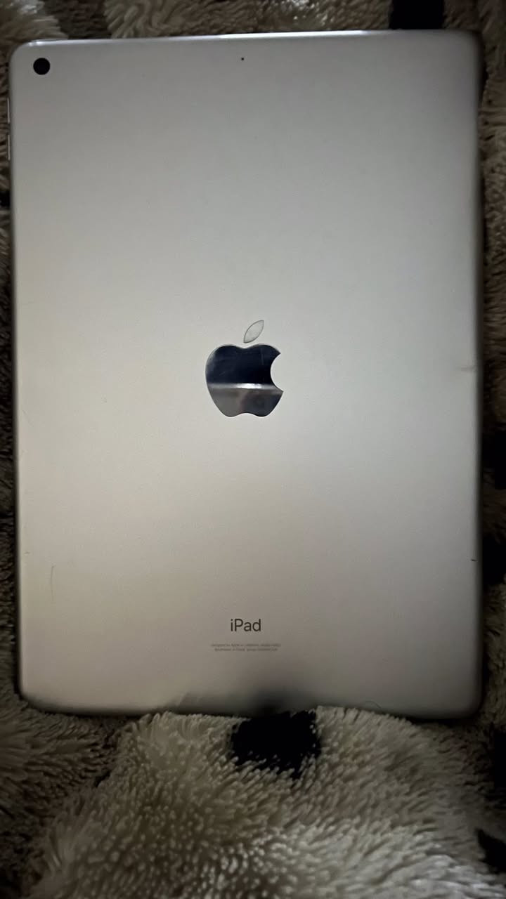 ايباد تسعه للبيع السعر 170وبي مجال مابي شي فقط عوج قليل وفطر شاشه مامئثر عل المس مكان نجفللتواصل ***********
