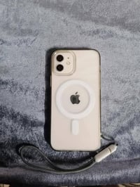 آيفون 12 عادي للبيع الجهاز نضيف مبدل فقط شاشة الذاكرة ١٢٨ البطارية ٧٧ ...