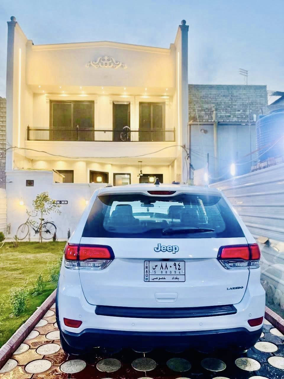 السـلام علــيكم
 ، للــبيع 
جيب / كراند شيروكي لاريدو 2020🫡🇺🇲
 ( دواخل كفاله ) ايرباك مكفول 
المواصفات الأساسيه
💥محرك 6 سلندر 3600 لمرغوب ✈️
💥كير أوتو ماتيك
💥مرايات عاكس للضوء 
💥تحكم ستيرن 
💥كامره خلفية
💥نضام تقليل صرف الوقود ECO
💥منافذ شحن وأواكس أمامي خلفي 
# كشن السايق كهربائي

وباقي التفاصيل معروفه ...
أخوان السياره كامله وكلش نضيفة 
كشر السيارة نضيف 
كير،محرك،كهربائيات، 
حداده ، تبريد ، 
بألف عافيه ع الياخذها 
سياره صدك مال جـنـاي 
سيارة حلوة كلش ونضيفة
والحادث فقط لي بل منشور
مابيهه حادث بل العراق
فقط هاذا الحرك من الخارج فقط
. . . . . . . . . . . .
السعر 225
مكان بغداد الغزاليه
***********
