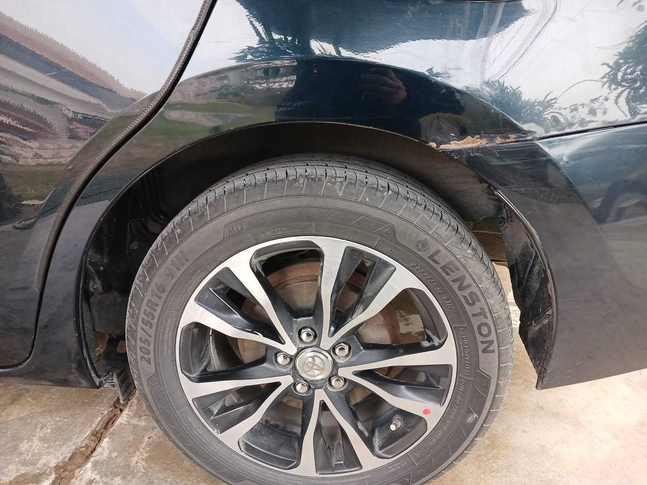 السلام عليكم
كورلا ٢٠١٧ بأسمي
الضرر فقط بداية البنيد نفسه معدل ومصبوغ اقل من نصه. 
السعر ١٣٨. 
مامتواجد على الفيس
***********
