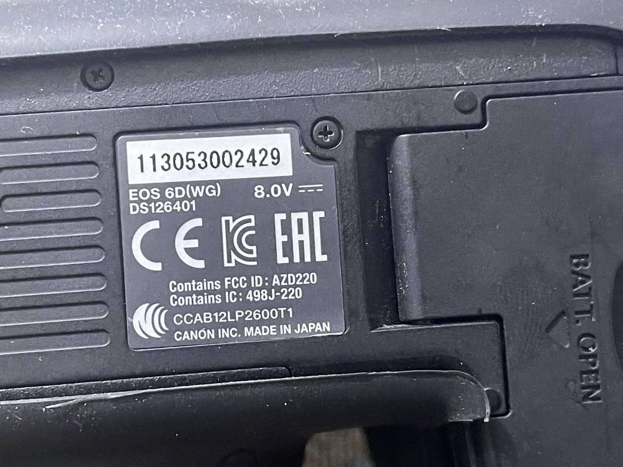 كامرة كانون 6D
مارك 1
ملحقاته زوم 
جنطة 
وبطارية اضافية 
***********
مكاني النجف الاشرف توصيل جميع محافضات العراق
