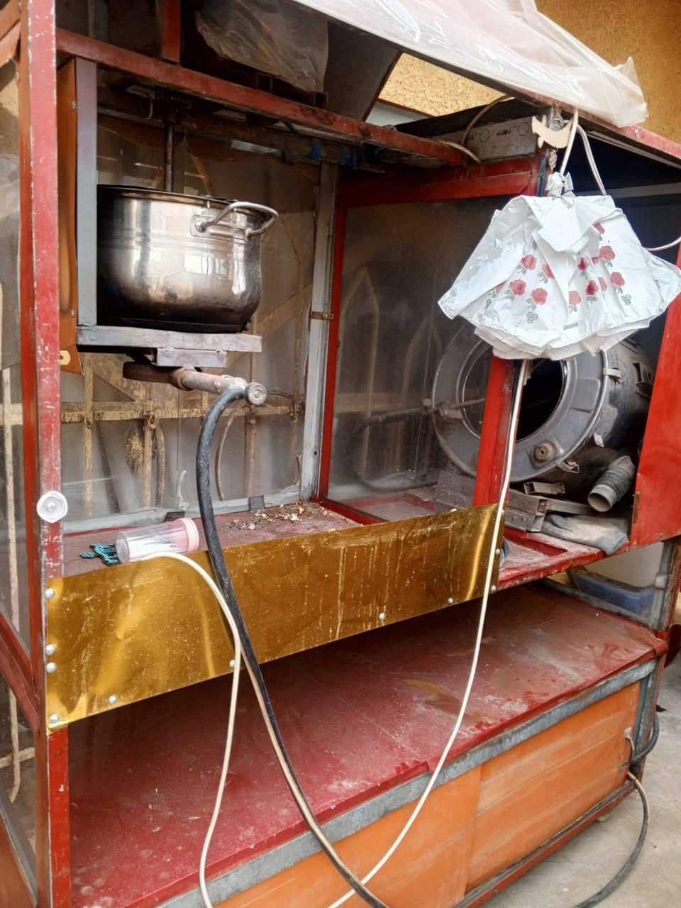 عربانه حب  وشاميه نضيفه 100/100 السعر 350 وبيها مجال
للستفسار ***********
