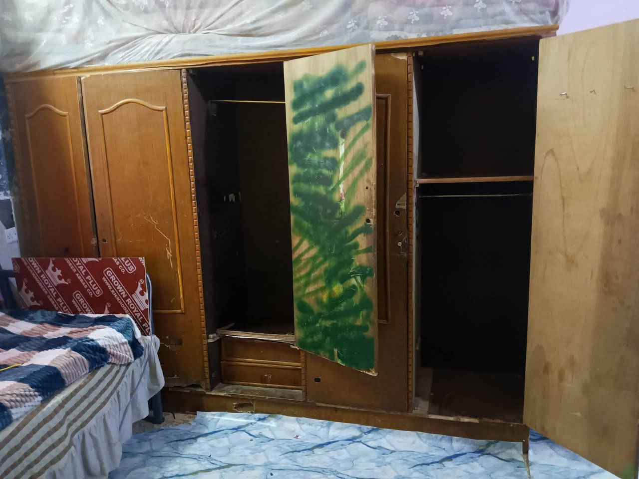كنتور للبيع 5
 خانات الكنتور كدام عينك مابي شي بس رايدله ترتيبات شوي مثل يدات واقفاله بس ويشيل غراض كلش اهواي السعر 110 وبي مجال عنواني بصره طويسه الرقم ***********
