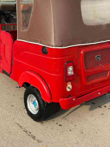 سلام عليكم شباب تكتك لبيع  موديل 2022 شهر العاشر  بيه ضربه مشر عليه تكتك كفاله من عده هاي ضربه    سعر خاص مكان الحسينيه  لمعامل ***********
