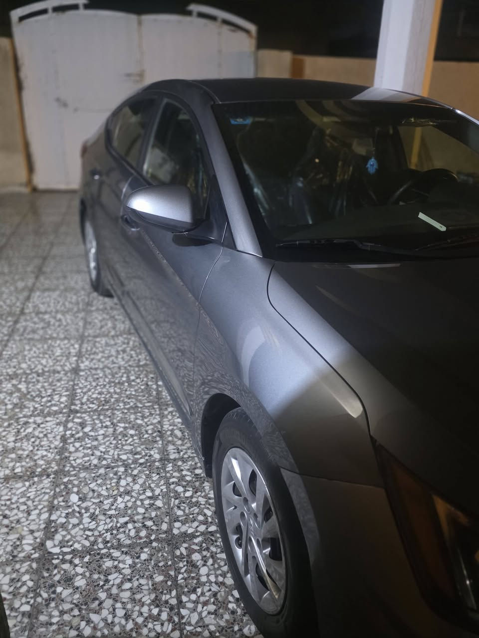 النترا امريكي.  ليبل واحد.  
بدون ايرباك  
كير AT 
محرك 2000 دوش ما مفتوح 
نص فول.   حادثهة مرفق منشور  
موديل 19 
السياره خير من الله. مال جناي 
العنوان اليوسفيه   
السعر  118 وبيهة مجال 
***********
واذا مراوس ب سني هندي. اراوس
