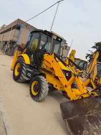 حفاره جي سي بي • مديل 2008 • مكاني نجف