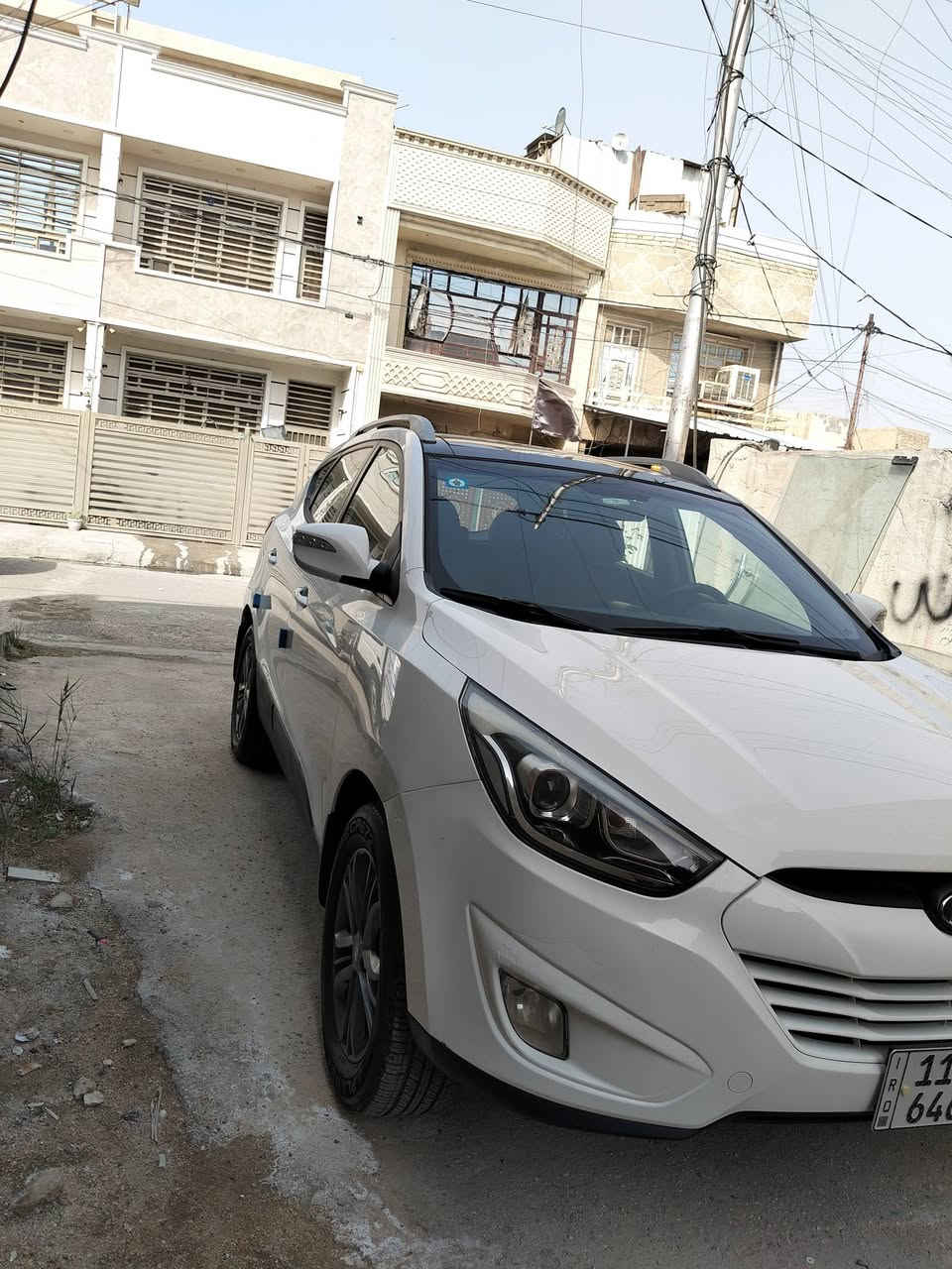 السلام عليكم توسان موديل 14 فول مكفوله  عدا الجاملغ الامامي شخط ومصبوغ   بدون دواخل 
العنونان  بغداد البياع 
***********
