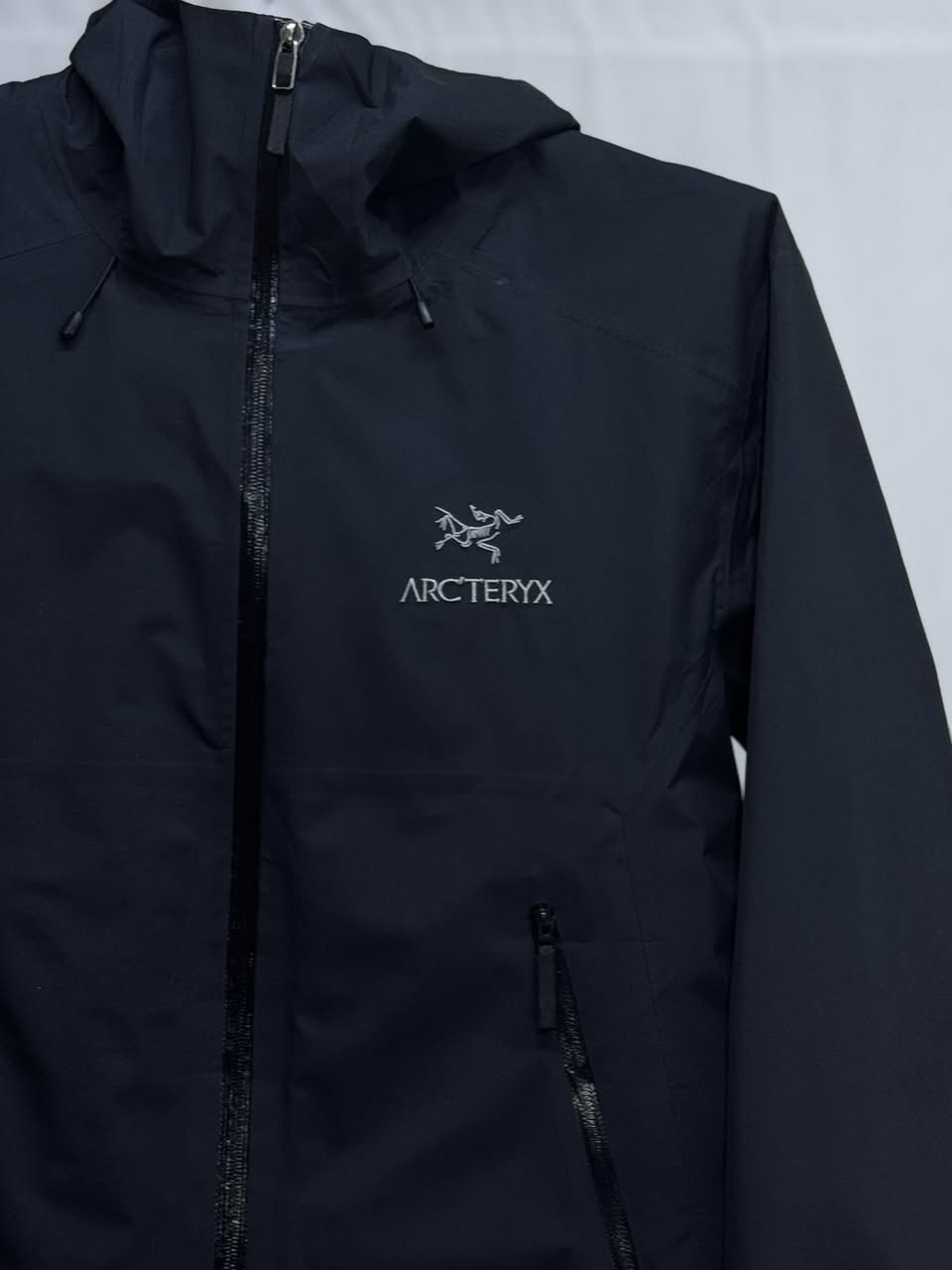 قمصله ماركه  (ARC’TERYX)سوبر كريم  
القياس   L
ألون  اسود فحم 
النظافه 💯/💯  

يوجد توصيل 🚚 (بغداد -محافظات )
☎️رقم الهاتف :***********

للحجز -دايركت

