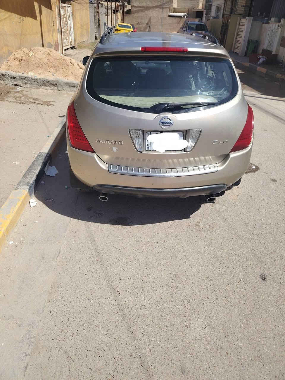 السلام عليكم نيسان مورانو ٢٠٠٧ رقم بغداد انكليزي بسمي كير محرك خير من الله صدر زين كهربائيات كلهه شغاله نقص بس التبريد وجه الكنبريسر محترك المنضومه كامله السعر ٦٥  مكاني بغداد *********** بيع او المراوس حسب القناعه.
