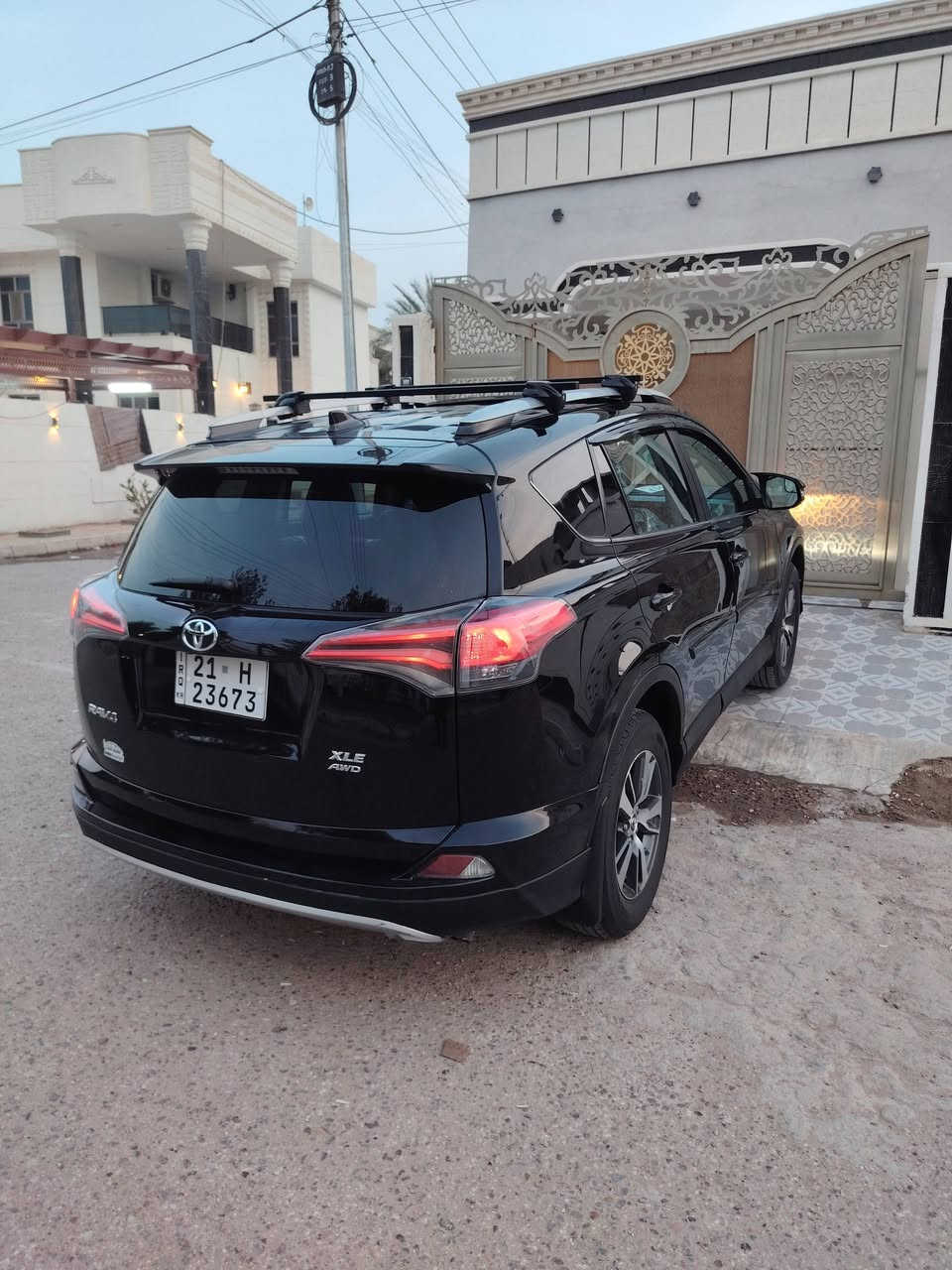 السلام عليكم رافور 2017 للبيع او مراوس XLE معروف اعله مواصفات فول  راس البنيد و جاملغ فقط بدون دواخل بدون ايرباك صور الحادث موجود عنواني الانبار الرمادي تواصل معي عله رقم ***********
***********
