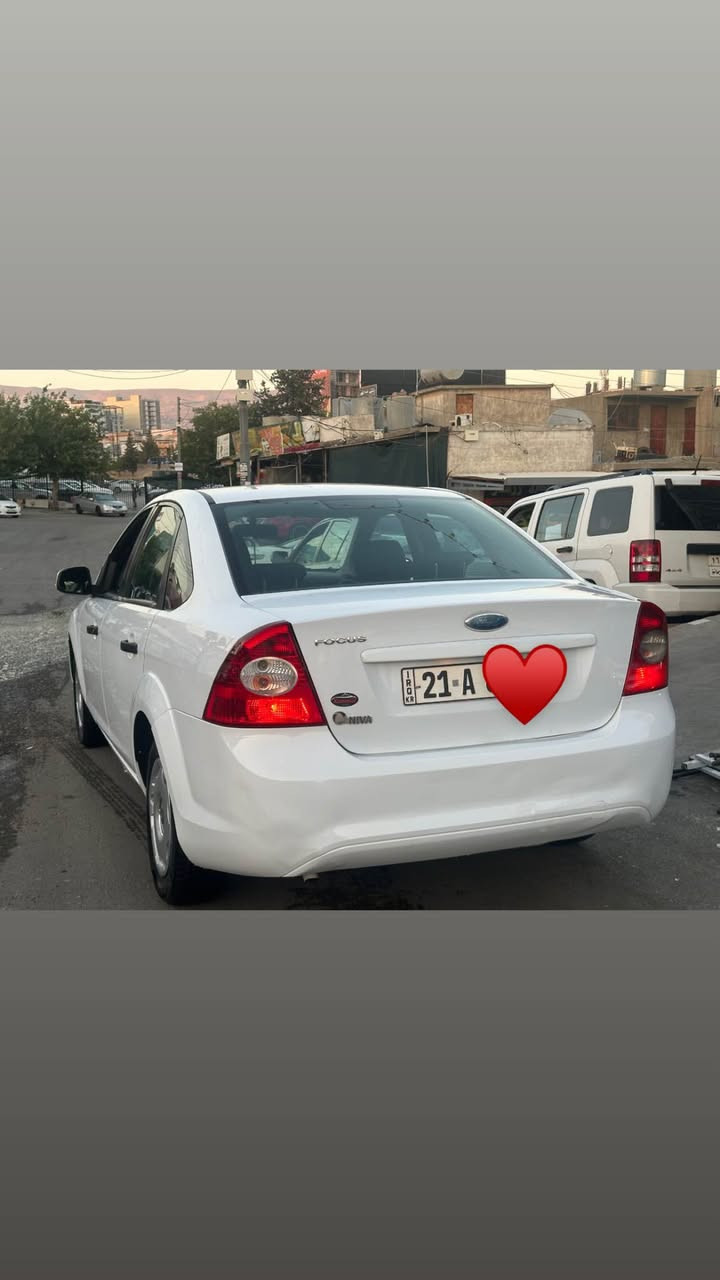 فۆردی فۆکس ٢٠١٠ بێ بۆیاخ گێر و مەکینەی بەشەرت سەنەوی و رەقەمی تازەیە هەموو گیانی وەکو شەریکە ماوەتەوە و زۆر جوانە سەیارەکە نرخی ٧٠ گەڵا و مەجالێکی برایانە ناونیشان سلیمانی 
*********** Singapore
