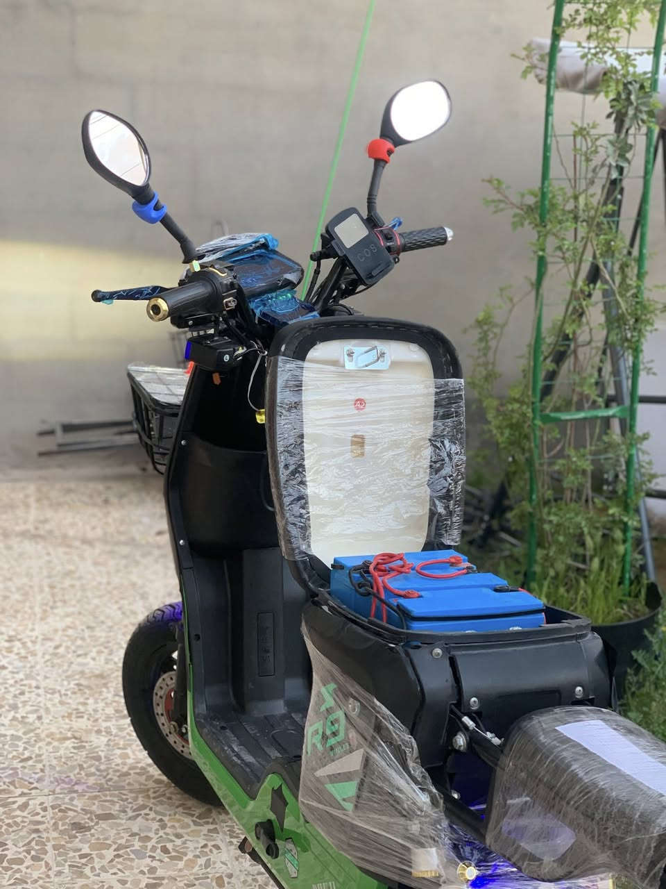 السلام عليكم دراجه شحن للبيع   فول موصفات ست بطاريات دبل صرف شحن تنسا كامله مكمله مابيه اي نقص 
بلوتوث دبل إشاره لايت عالي ناصي 
موطور جديد مابي نقص سرعه 109 
نضام بك رجوع للخلف 
السعر 600وبي مجال 
بطاريات شرط تنسه الشحن الرقم 
*********** وتساب فقط
