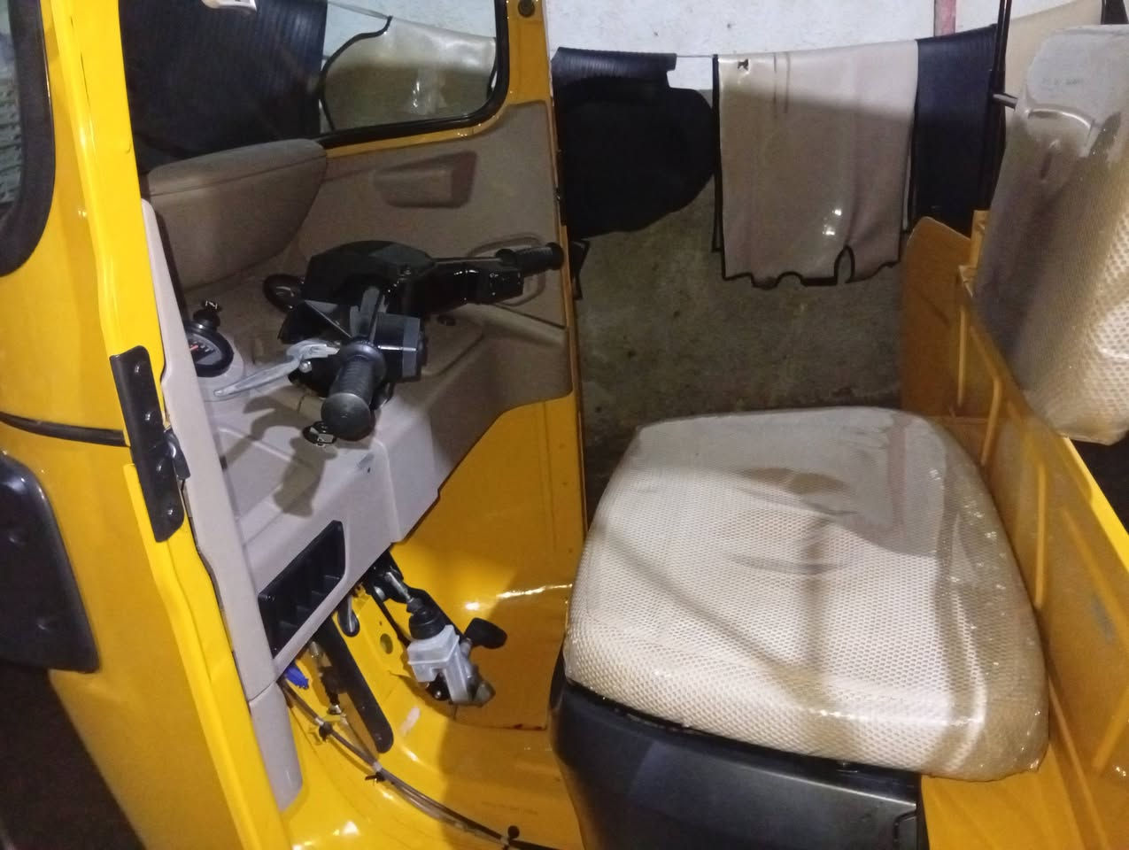 سلام عليكم متاح تكتك ٢٢رقم وسنويه مكفوله كفاله عامه بس زنجيل مبدل مكان ميسان ابو رمانه ستفسار ***********لمو شراي لا يتعبنه
