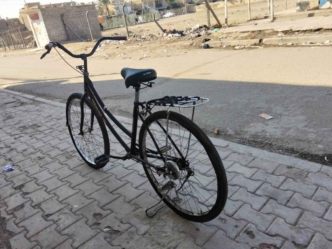 بيسكل للبيع نضيف السعر 70وبي للطيبين الرقم ***********
