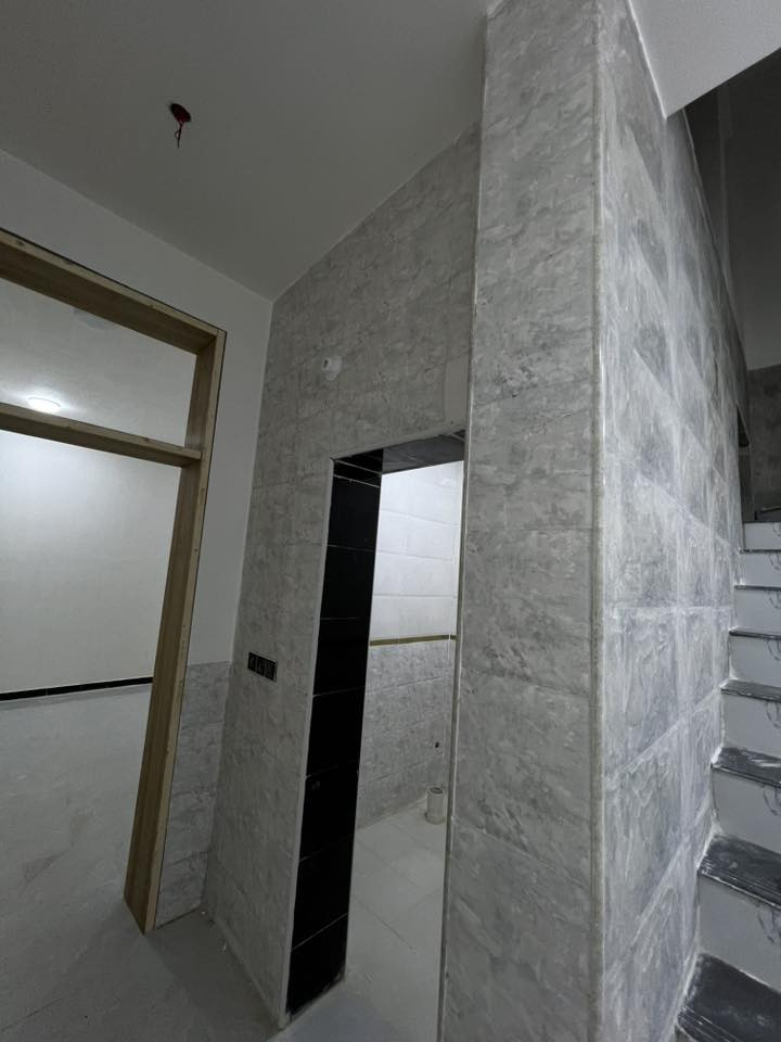 #ممول
دار للبيع 
المساحه 100ًمتر طابو زراعي 
بناء حديث + تسليم مفتاح 🔑 لمشتري
موقع  البكرلي الثانيه شارع محطه الغاز نهايته يسار قبل مضيف 
يحتوي على غرف نوم وصاله ومطبخ وكلدور ومجمع صحي 
السعر مناسب 73 مليون 
ليرغب بشراء مراجعه المكتب…
عقارات املاك العراق 🇮🇶 
***********
***********
