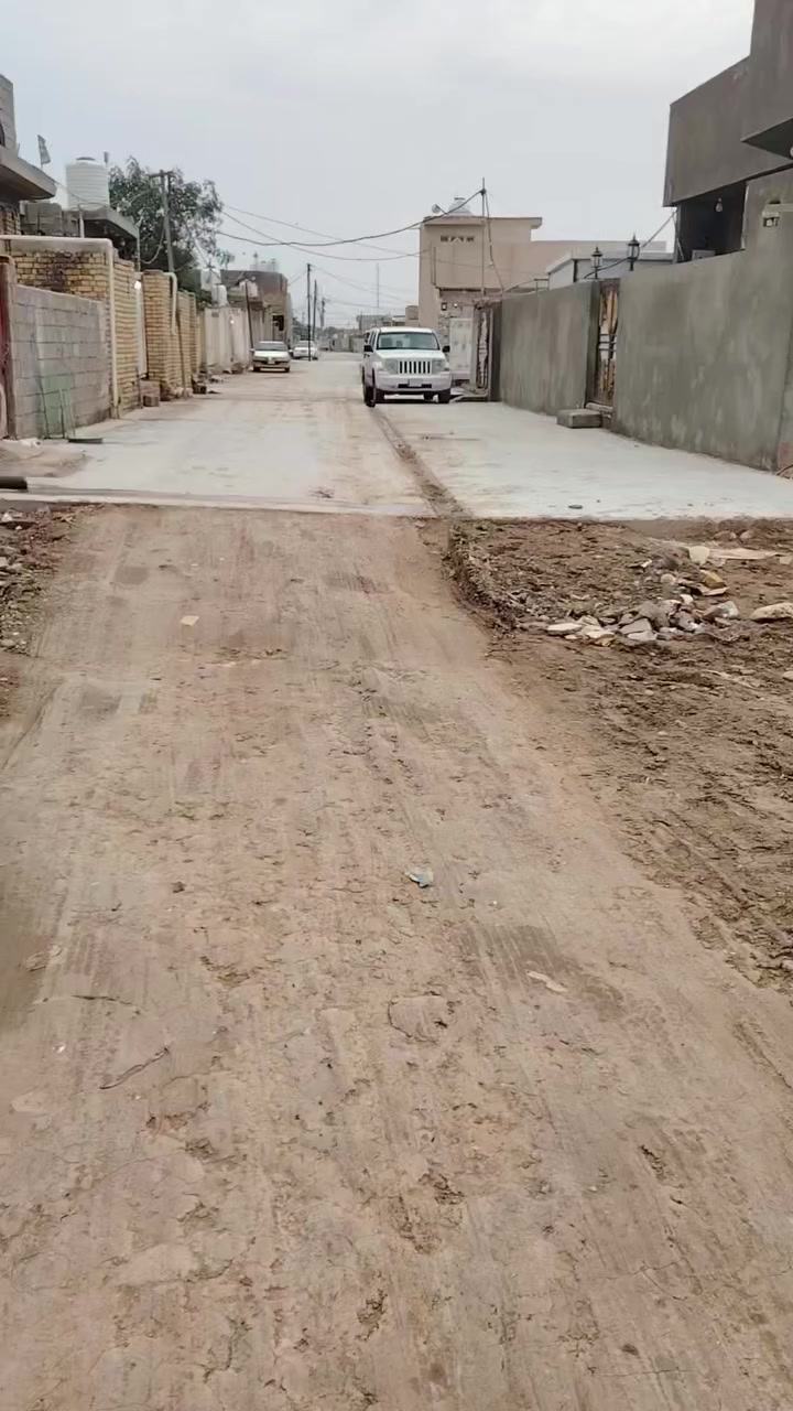 قطعه للبيع في واسط كوت منطقه البيضاء مساحه ١١٥ وبيه الوجهه ١١ متر و النزال ١١ متر شارع ٣٠ متر السعر اتصال على رقم ***********
