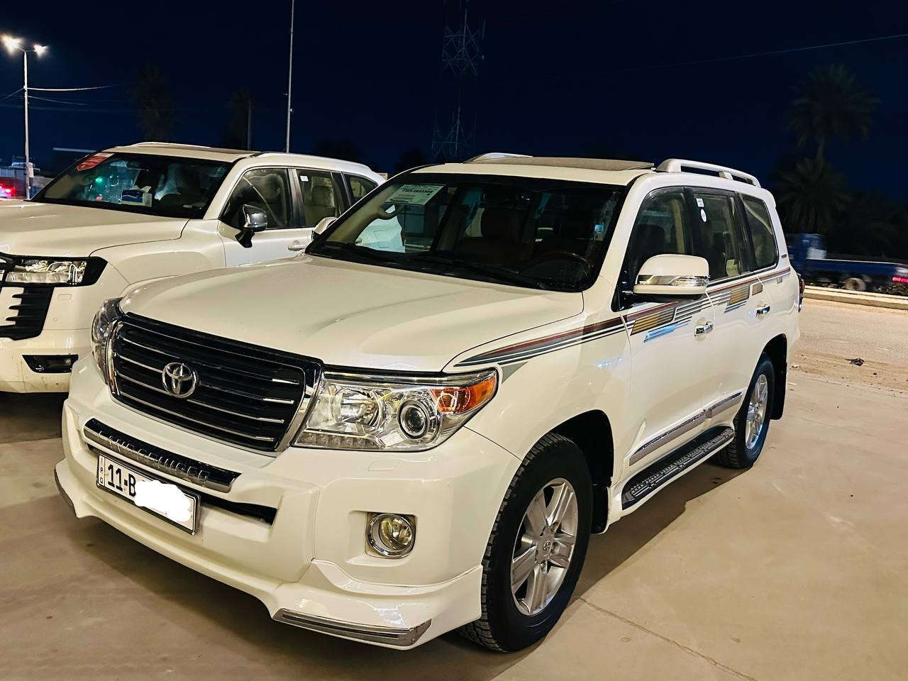 السلام عليكم للبيع لأندكروز جكساره  موديل 2014 ابريم اصل رقم بغداد  بسمي تحويل ثاني يوم
فول مواصفات 1/1
 سلايد رووف فتحه
ماشيه 99
ام الطفايه
حساس امامي.                          
حساس خلفي
بصمه تشغل
بصمه اوبواب 
كشنات جلد اصلي
كشن كهرباء اتلاث حركات
محرك 6 سلندر
تشغيل عن بعد
8 ايرباك 
زراكات لايت 
مري شفط و قلاب 
مثبت سرعه 
سبعه راكب 
ثلاث قطع تبريد 
تحكمات ستيرن كامله 
شاشا كبيره
كامرة دوارة 
وباقي مواصفات معروفه.
ملاحظه: سياره بيهه مكان بارد 4اصابع السعر 384 للاستفسار ***********
