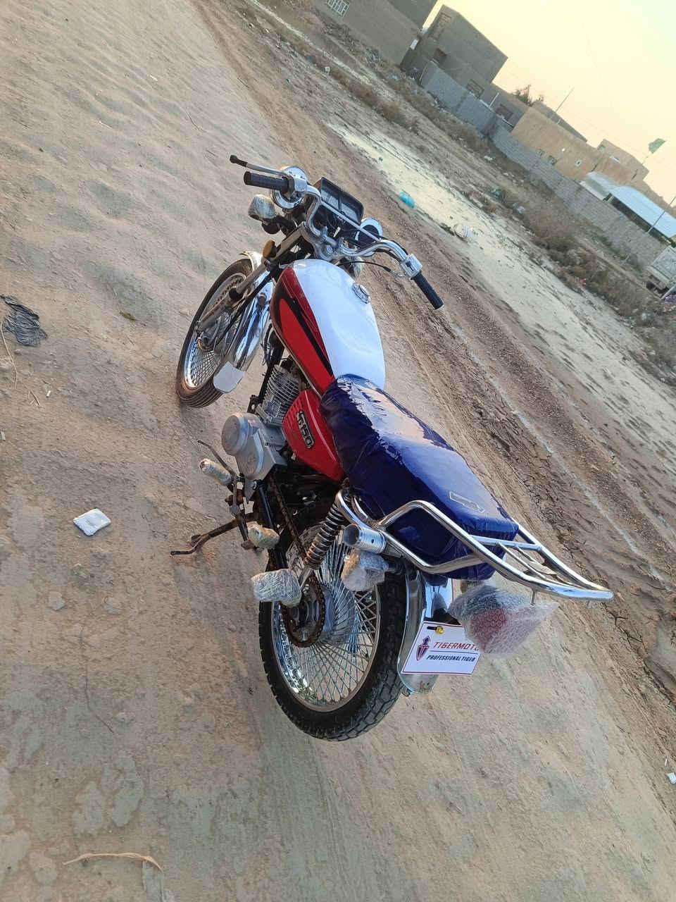 سلام عليكم دراجة تايكر موديل(2020) اوراق اصلي مو سكنر اصلي مكينه خرسه ما مفتوحه كهربائيّة كله شغاله مال جناي كل نقص مابيه شوفت عينك دراجة احله من الصور تجي وشوف السعر (375) وبيه مجال حك الجيه الشراي يتصل رقم (***********) مكاني بابل قضاء المحاويل
