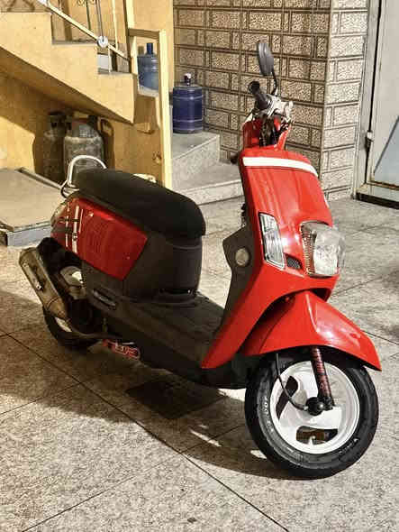 السلام عليكم لليدور نضيف ومميز الدراجه مصطره 2012 برغي مامفتوح بيها مكفوله بيه صالنصه Fctory وشيالncy   وكلجات ks وداخل كنتاره مميز جدا بيه اوراق و منفيست ادخل يعني الدراجه اصوليه مو ادوات  وبيه كتف coso دبل اشاره وبيه لايت زنون السعر واحد و450 وبيه مجال للشراي ***********واتساب موجود
