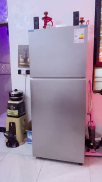 للبيع ثلاجه جديده ونضيفه داخلي وخارجي تجميدها %100 بخ وتجميد  RT38CG60...