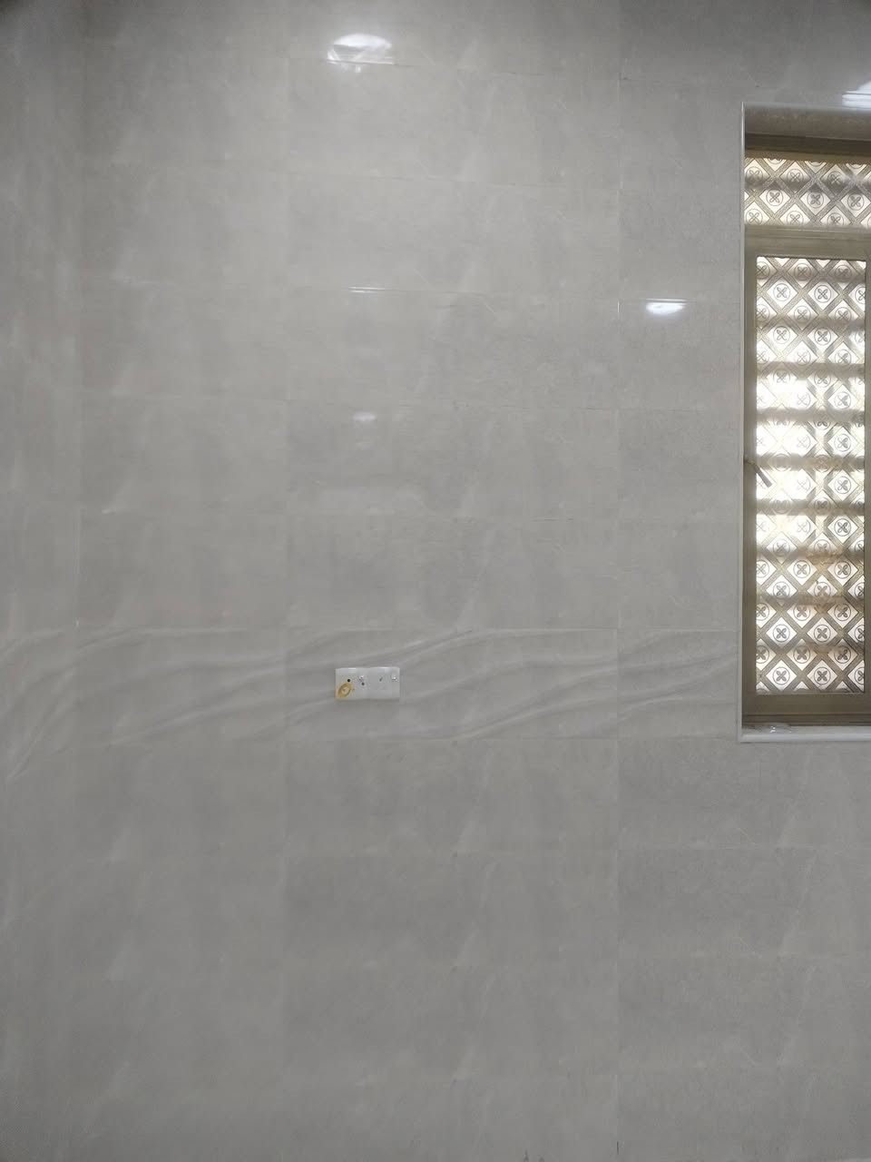 خلفه سراميك حاليا متفرغ شغل قرصات ليزر شغل تتريس عراقي هذا جزء من شغلي كدامك هذا رقمي ***********
